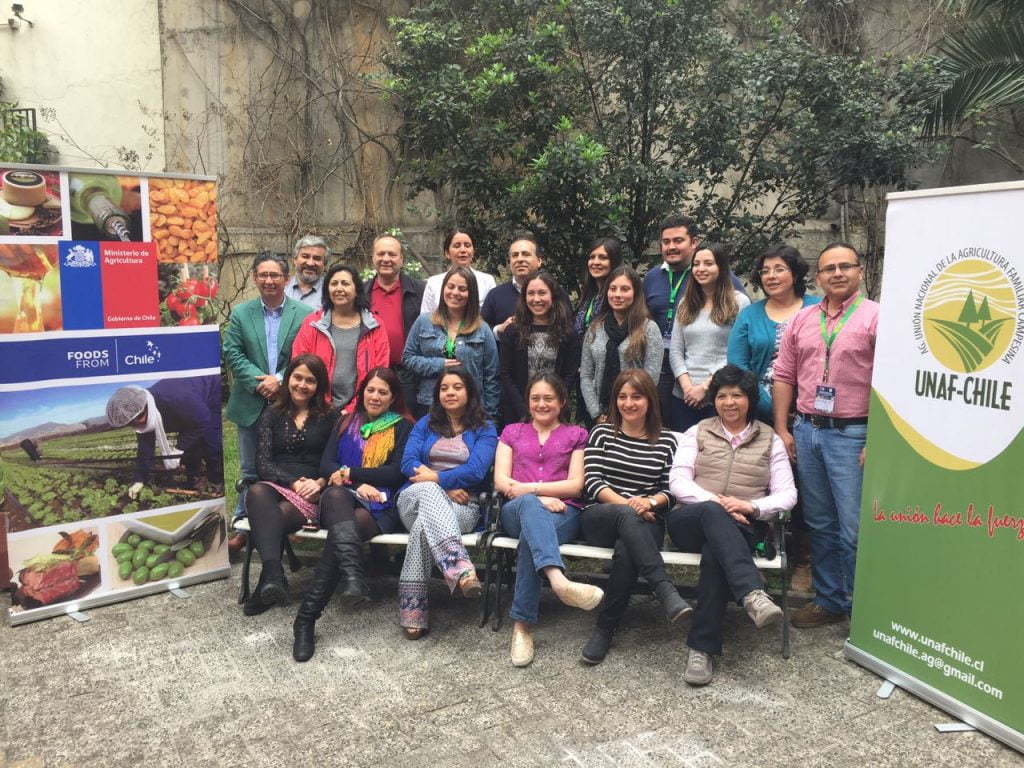Funcionarios de Indap se capacitan en IV Escuela Nacional de Formación Cooperativa dictada por UnafChile item-thumbnail