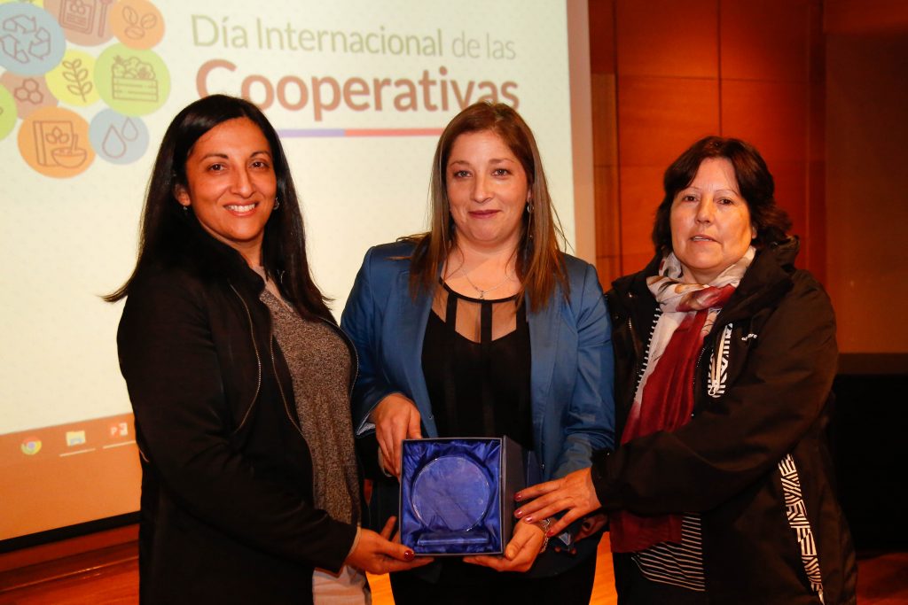 Ministerio de Economía premia a Comfrule Cooperativa de frambuesas de La Unión item-thumbnail
