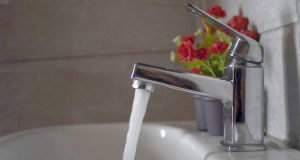 Por Covid-19: Empresas de agua potable reactivarán suministro de clientes vulnerables pese a deudas item-thumbnail