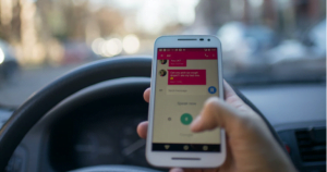 Ley No Chat es publicada en el Diario Oficial: aumenta las multas por usar el celular al conducir item-thumbnail